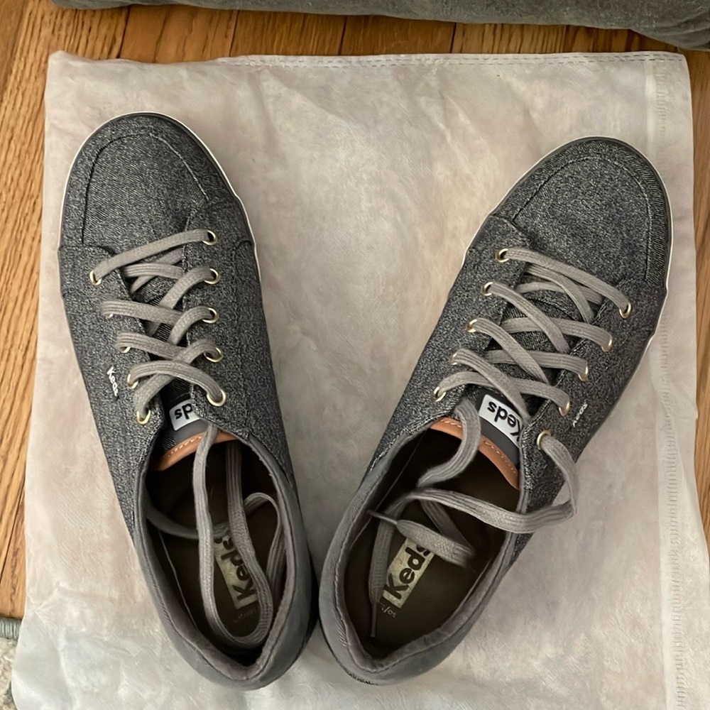 Keds size 9.5 speckled blue gray laces